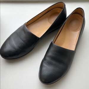 Dansko Larisa Loafers - black leather flats